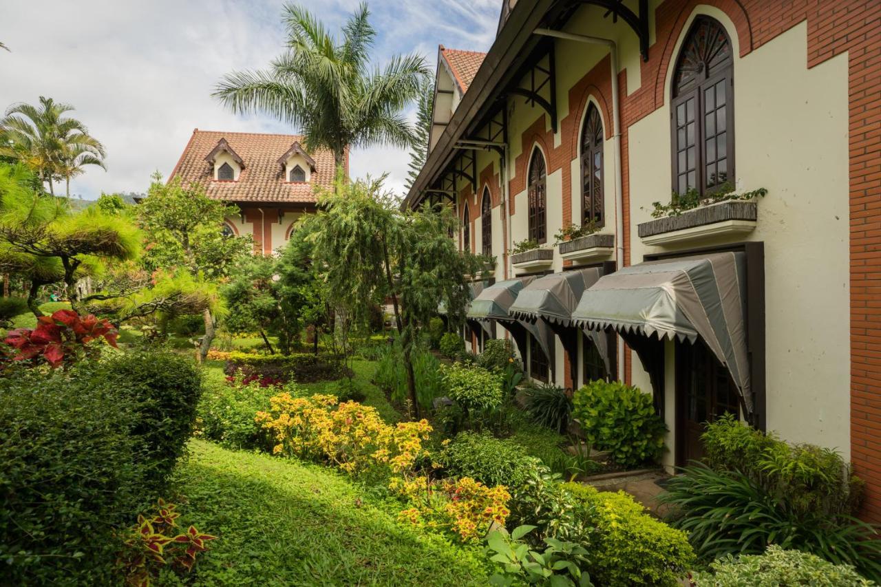 Royal Hotel And Villa Batu Batu  Exteriör bild