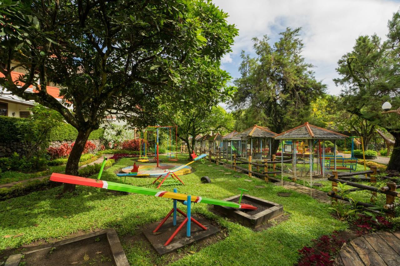 Royal Hotel And Villa Batu Batu  Exteriör bild