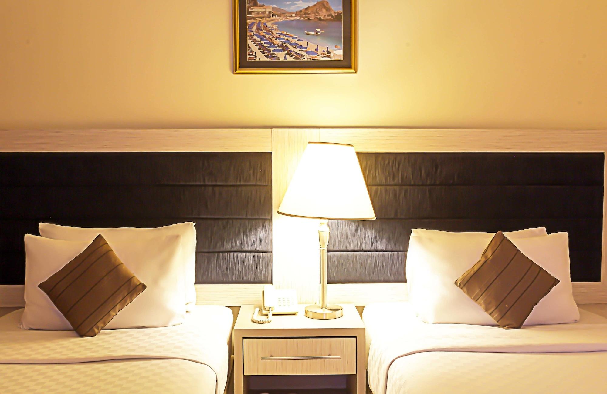Royal Hotel And Villa Batu Batu  Exteriör bild