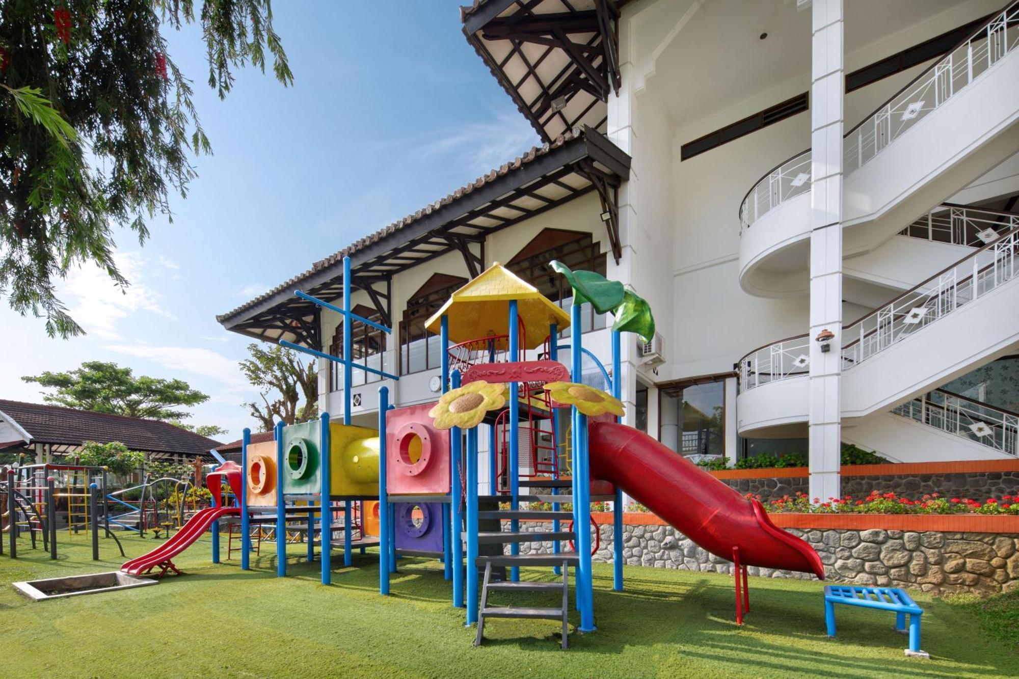 Royal Hotel And Villa Batu Batu  Exteriör bild