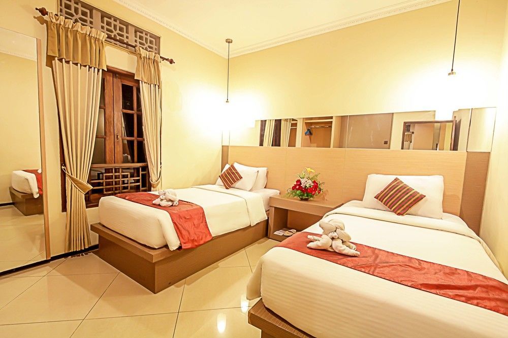 Royal Hotel And Villa Batu Batu  Exteriör bild